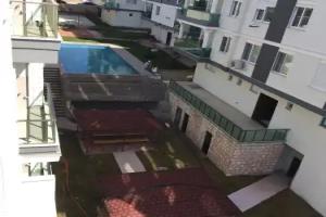 Mina Suit Apart, Demre