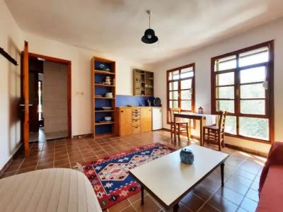 ada-art guesthouse design rooms next to beach - 88