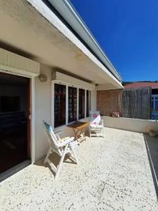 ada-art guesthouse design rooms next to beach - 60