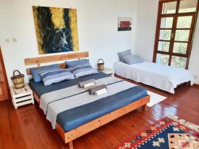 ada-art guesthouse design rooms next to beach - 29