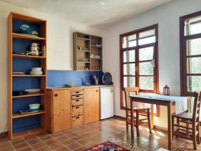 ada-art guesthouse design rooms next to beach - 19