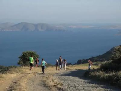 ada-art guesthouse design rooms next to beach - 20