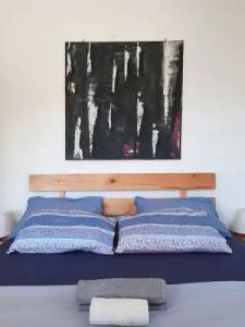 ada-art guesthouse design rooms next to beach - 36