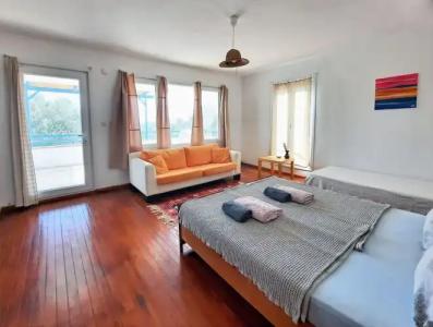 ada-art guesthouse design rooms next to beach - 24