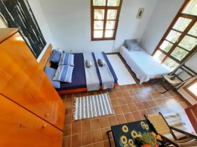 ada-art guesthouse design rooms next to beach - 55