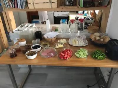 ada-art guesthouse design rooms next to beach - 11