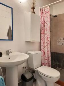 ada-art guesthouse design rooms next to beach - 76