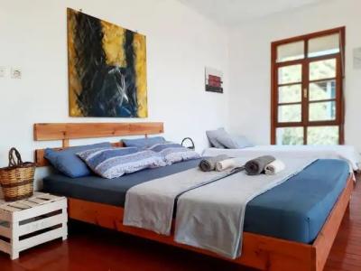 ada-art guesthouse design rooms next to beach - 35