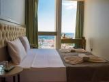Standard Triple room with sea view