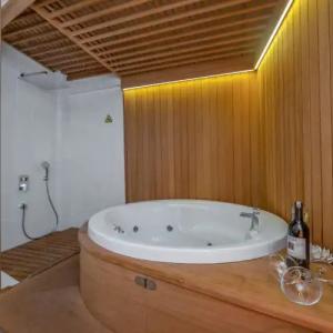 Ece Marina Suit - 109