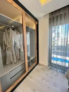 ONLY ONE Suites & Residences - 23