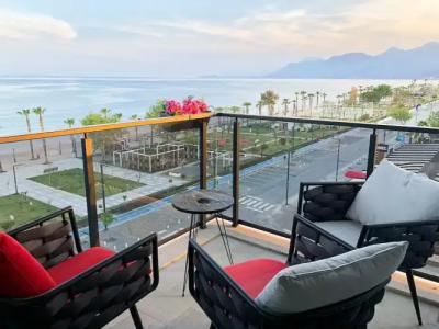 ONLY ONE Suites & Residences