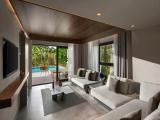 Swim Up Family Suite with land view