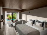 Swim Up Studio with garden view