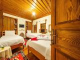 Standard Quadruple room with garden view