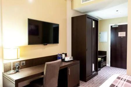 Premier Inn Dubai Al Jaddaf - 109