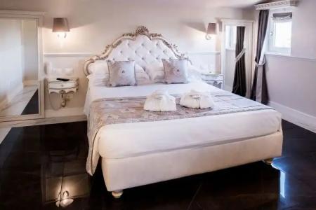 The Moon Boutique & Spa - 4