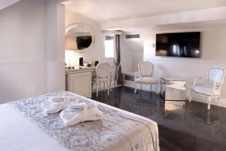 The Moon Boutique & Spa - 7