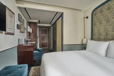 Maxwell Reserve Singapore, Autograph Collection - 47