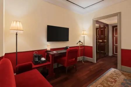 Maxwell Reserve Singapore, Autograph Collection - 77