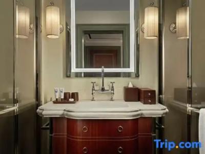 Maxwell Reserve Singapore, Autograph Collection - 39