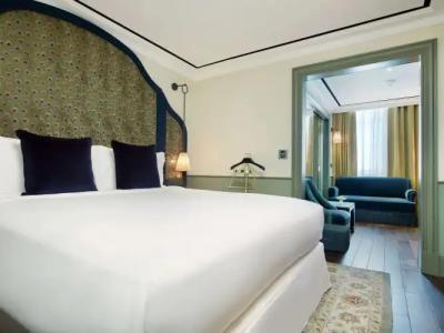 Maxwell Reserve Singapore, Autograph Collection - 25