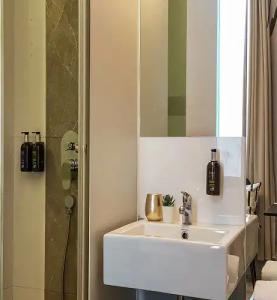 ST Signature Bugis Beach - 38