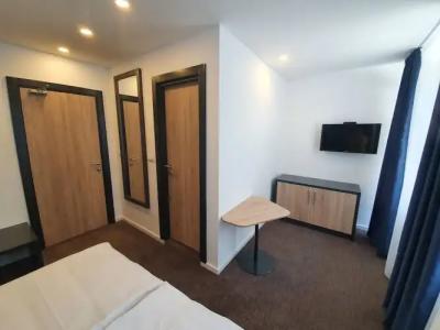 Premium Crown Suites - 72