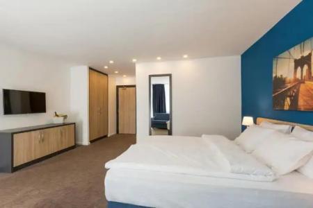 Premium Crown Suites - 104