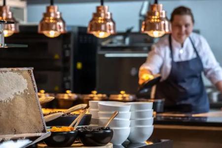 Radisson Blu & Residences - 9