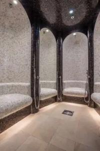 Radisson Blu & Residences - 12