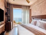 Sapphire Double Retreat Guest Room with balcony and with sea view