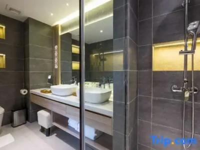 Queenco & Casino - 178