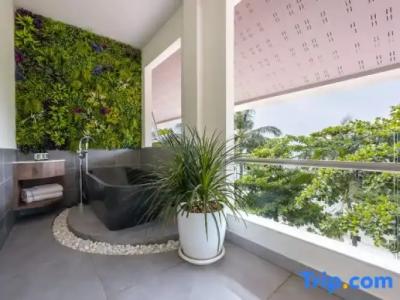 Queenco & Casino - 179