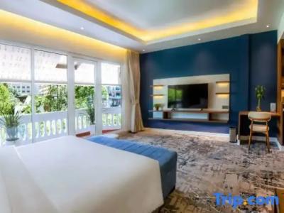 Queenco & Casino - 135