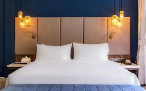 Queenco & Casino - 129