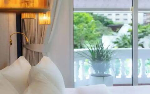 Queenco & Casino - 130