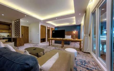 Queenco & Casino - 165