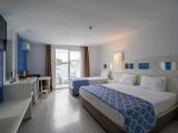 Standard Triple room with balcony and Garden