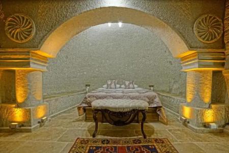 Risus Cave Suites - 105