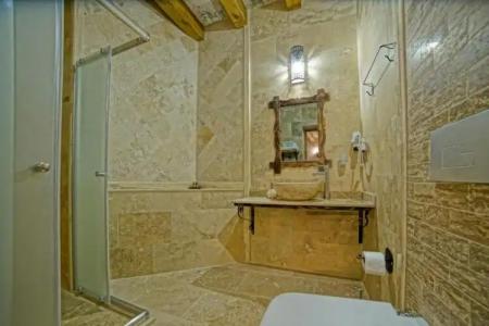 Risus Cave Suites - 126
