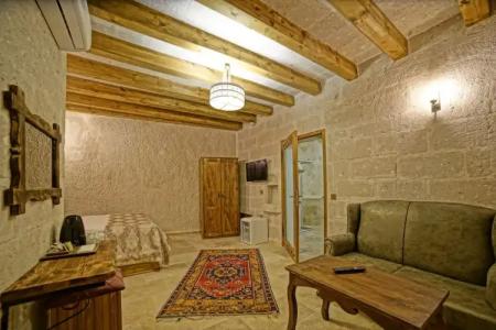 Risus Cave Suites - 81