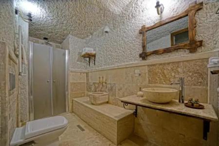 Risus Cave Suites - 113