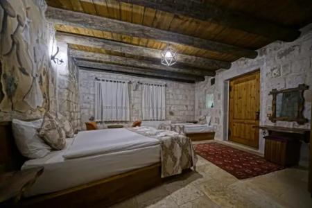 Risus Cave Suites - 95