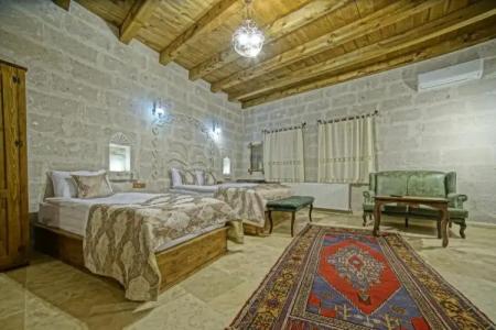 Risus Cave Suites - 90