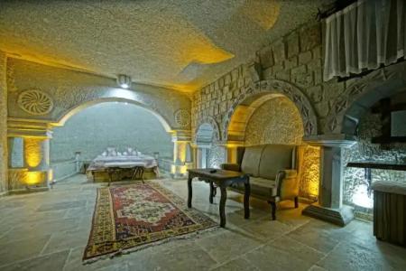 Risus Cave Suites - 103
