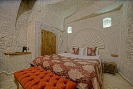 Risus Cave Suites - 69