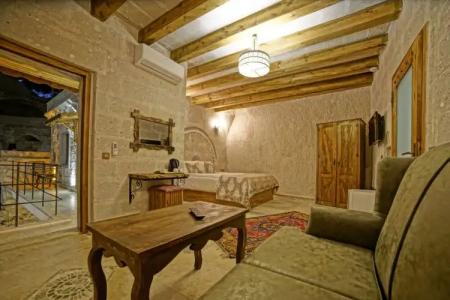 Risus Cave Suites - 79