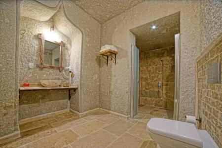 Risus Cave Suites - 112