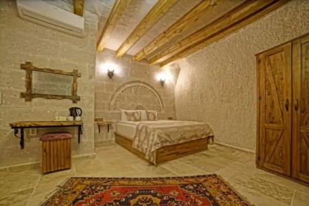 Risus Cave Suites - 80